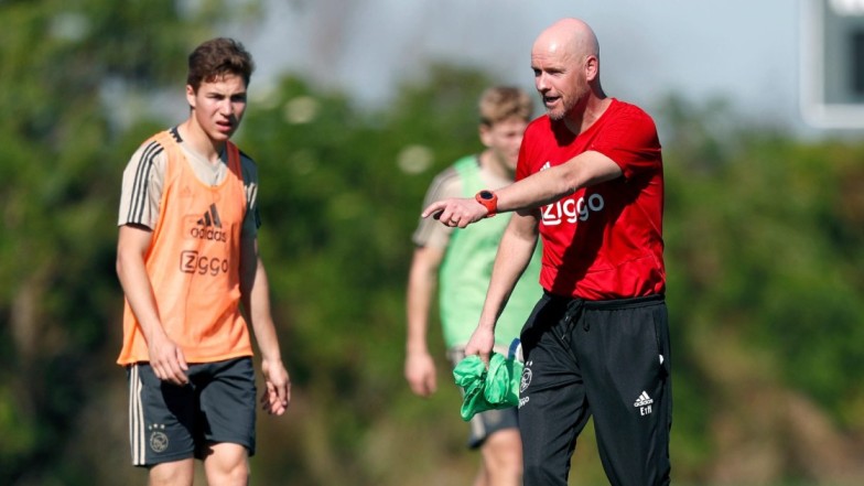 Passing drills by Erik Ten Hag